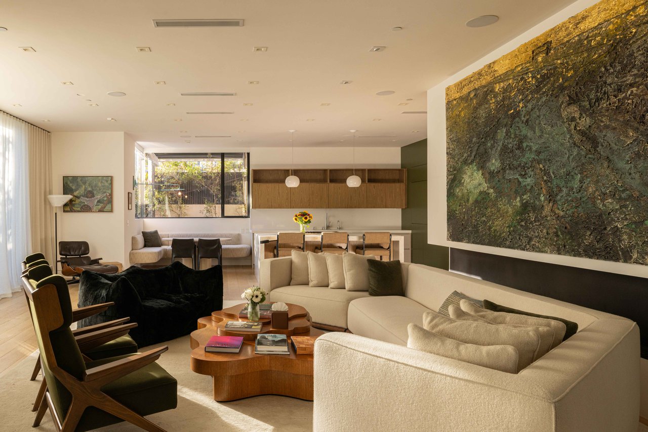 815 N Tigertail Rd, Brentwood 