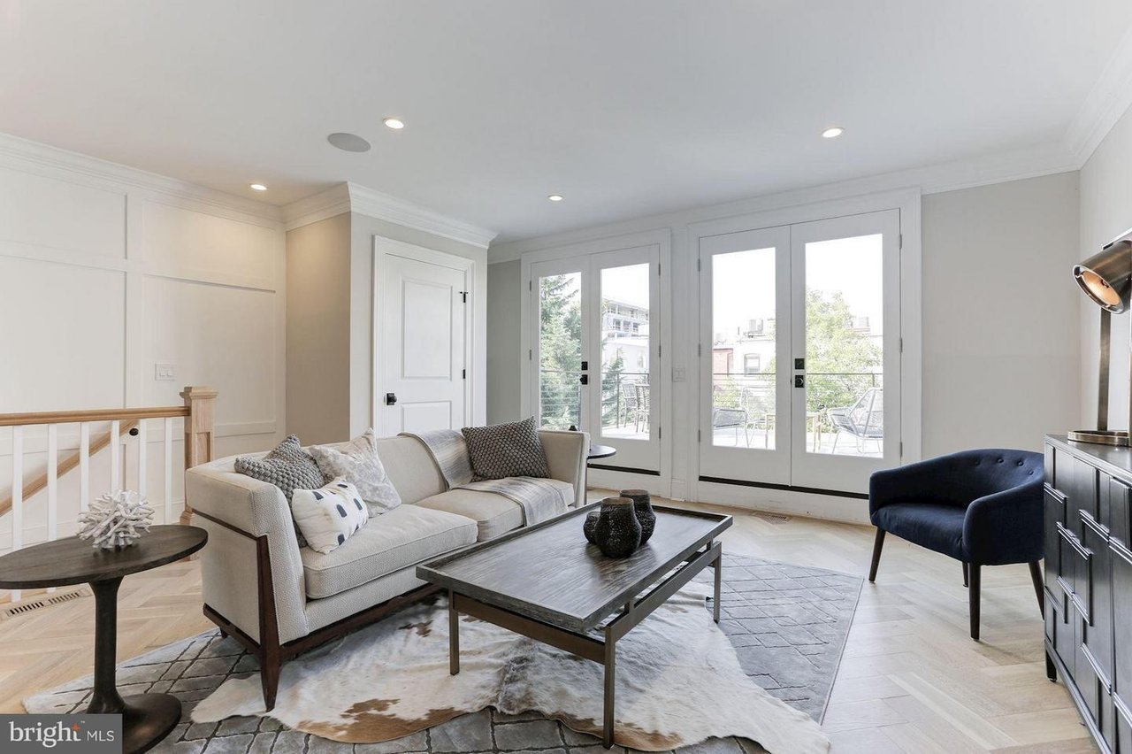 1327 Corcoran St NW