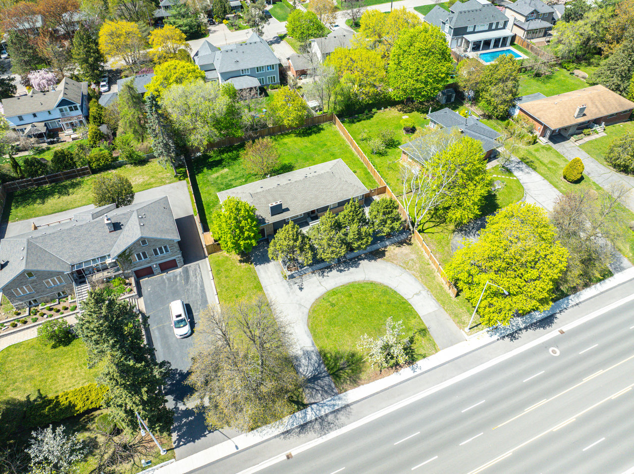 425 Plains Road W, Burlington