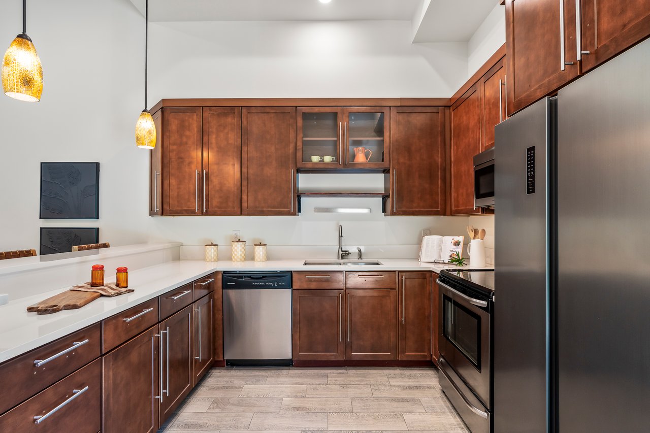 Expansive Lynnwood Living