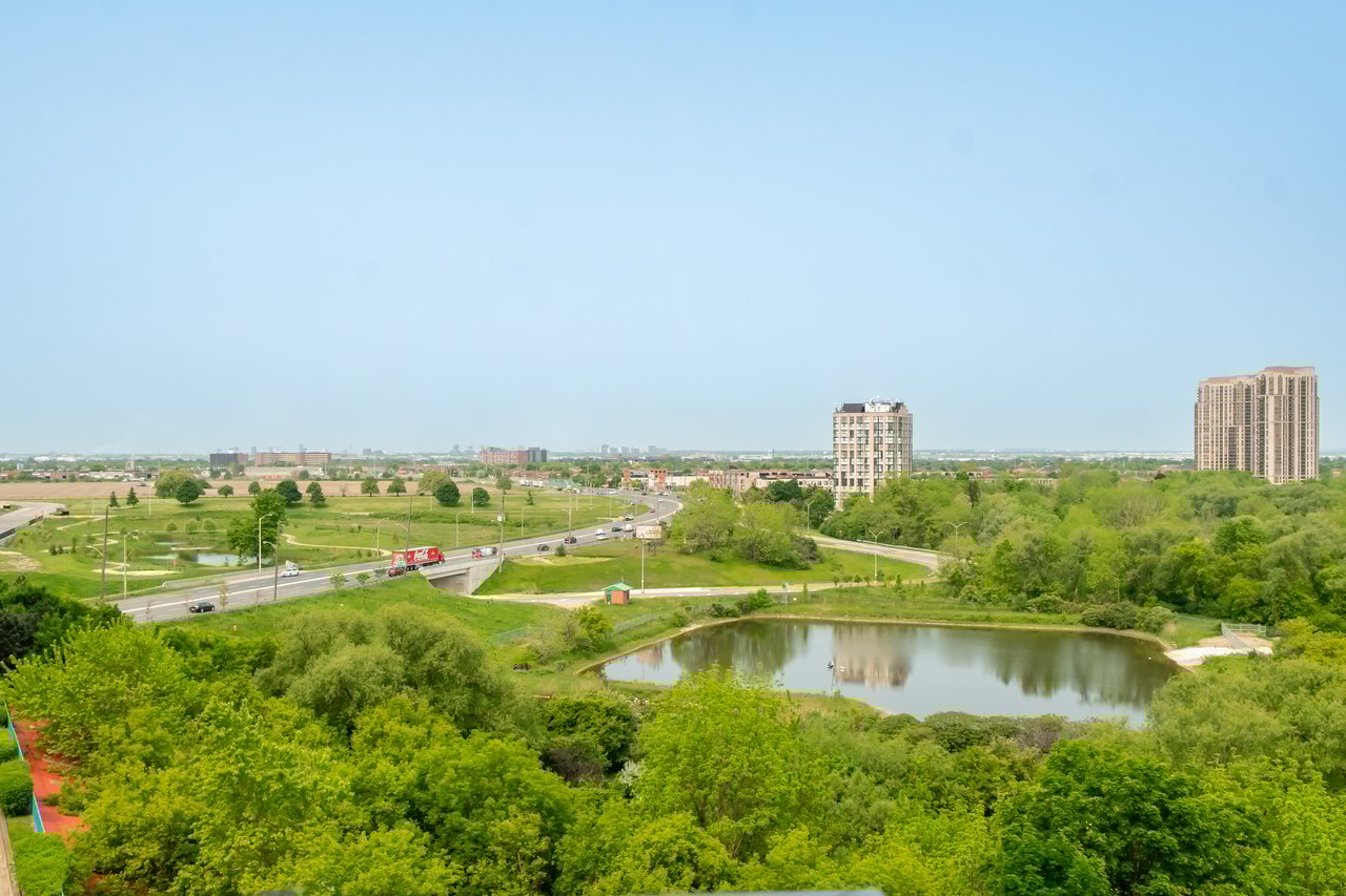 840 Queens Plate Dr 704