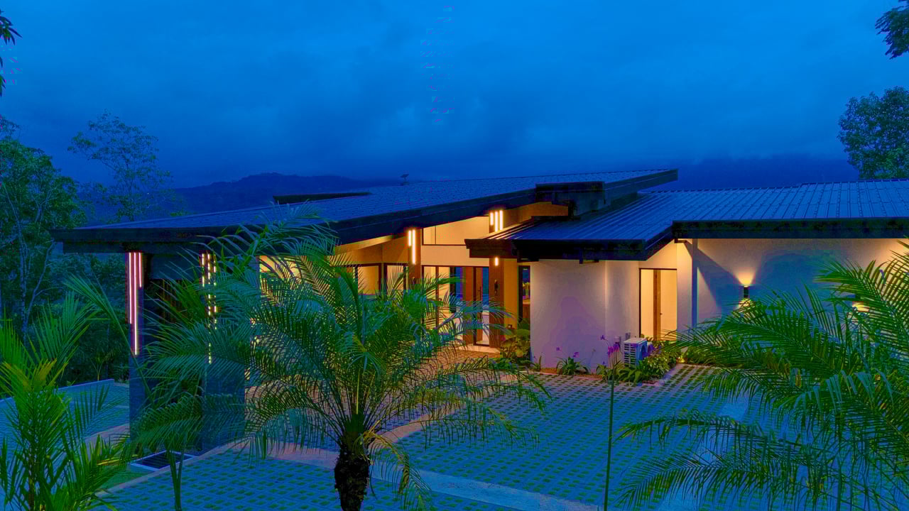 3 Bedroom Luxury Modern Tropical Home in Dominical