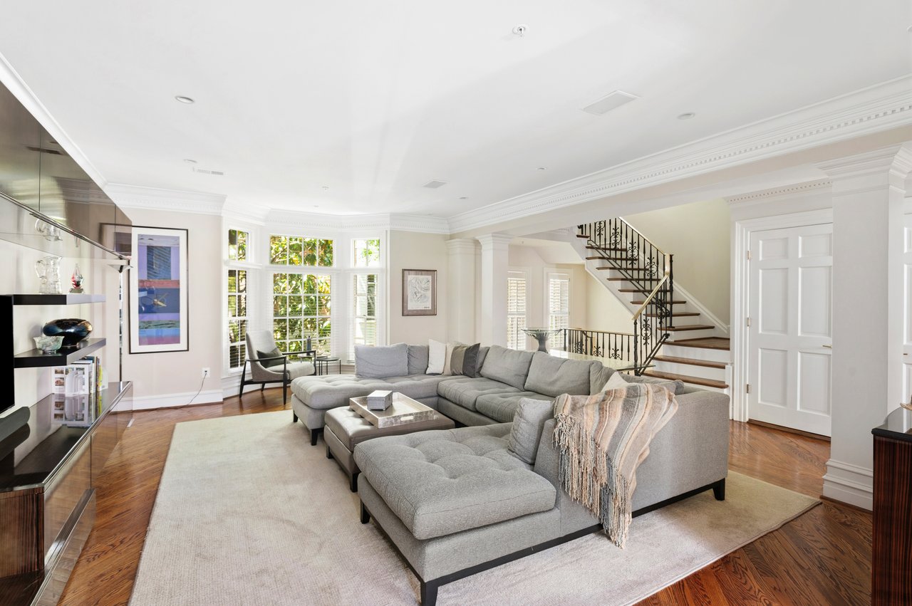 4838 MONTGOMERY LN