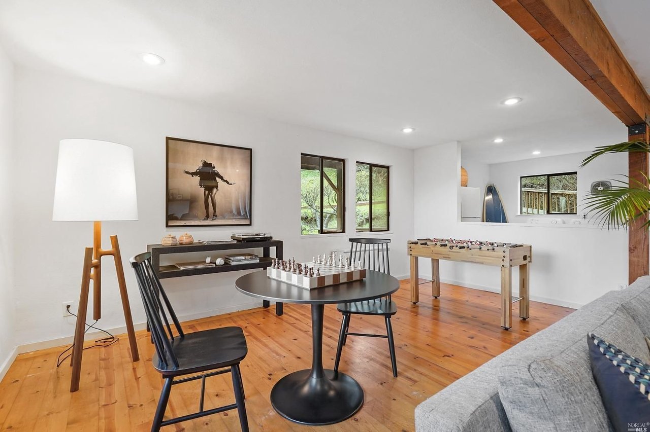 260 Sunset Way