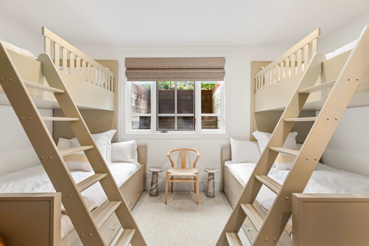 Beautiful Mountain Contemporary Townhome in Aspen Central Core