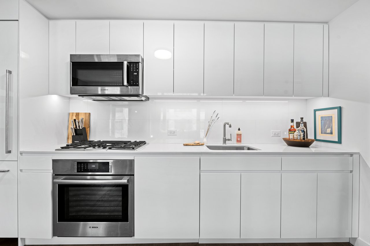 99 HUDSON ST Unit: 402