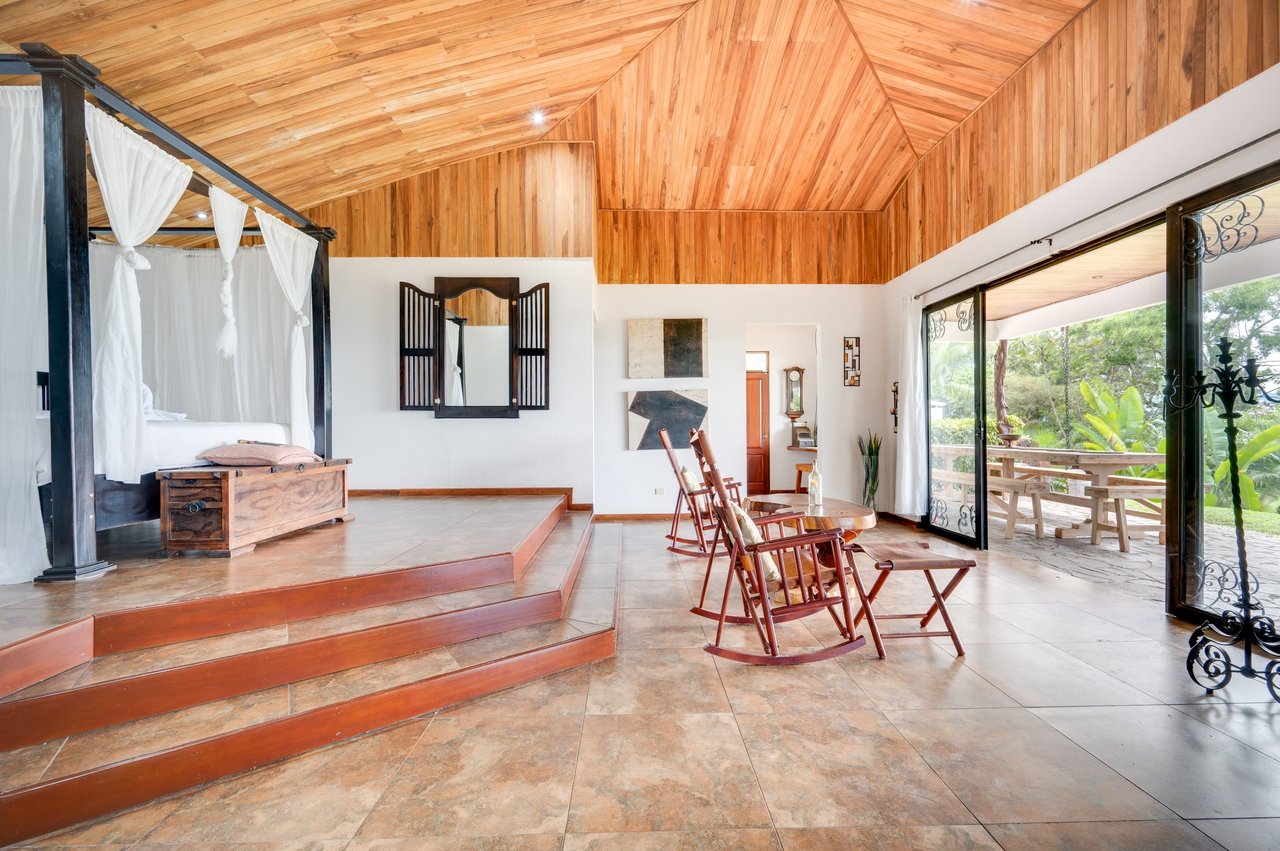 Casa Blanca | Multi-Villa Estate with Lake Views - Nuevo Arenal