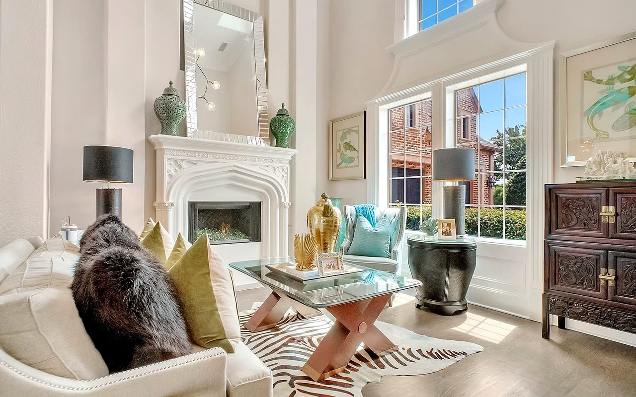 Choosing the Right Lighting for Rooms With High Ceilings in Your Cohasset Home