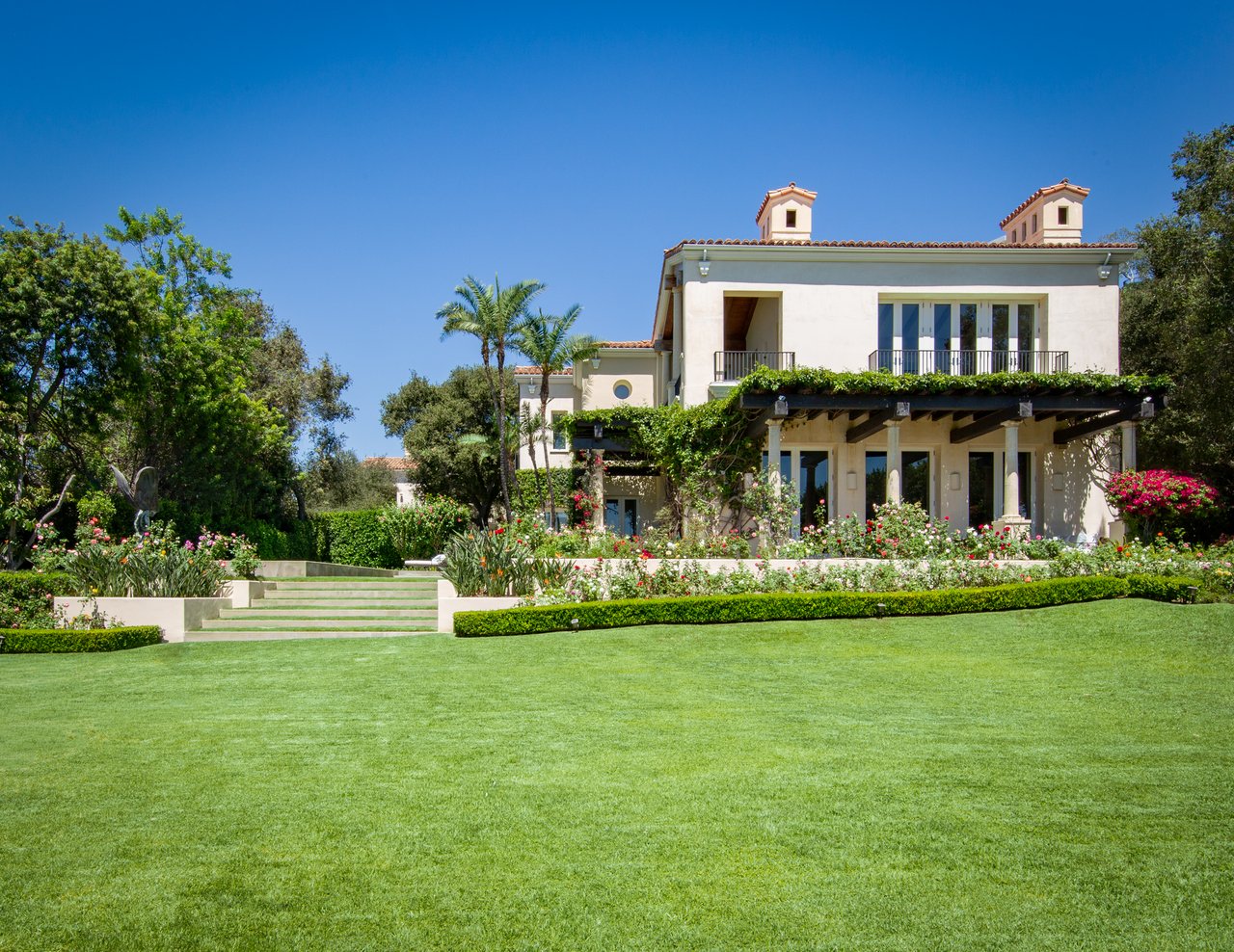 1672 Waynecrest Dr, Beverly Hills