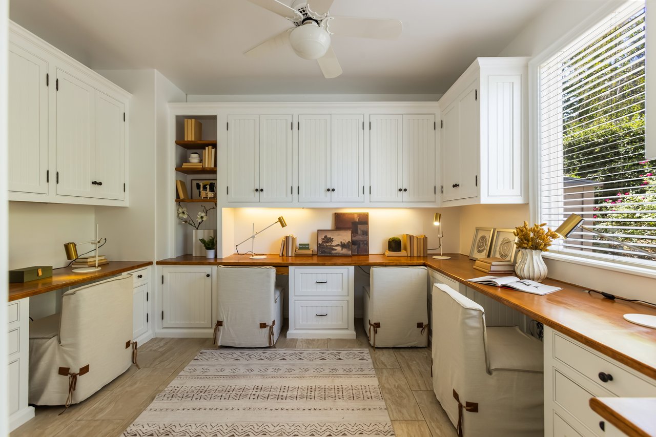 5985 Vista De La Luz