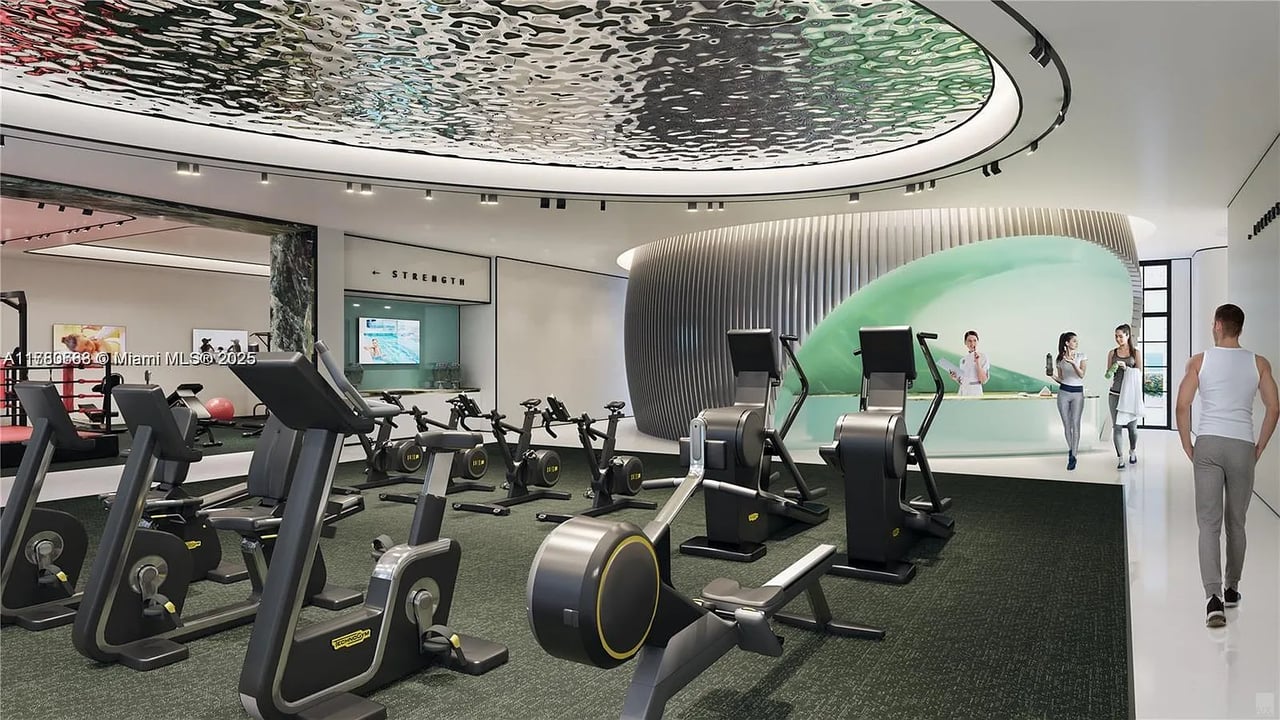 17975 Collins Ave #N701