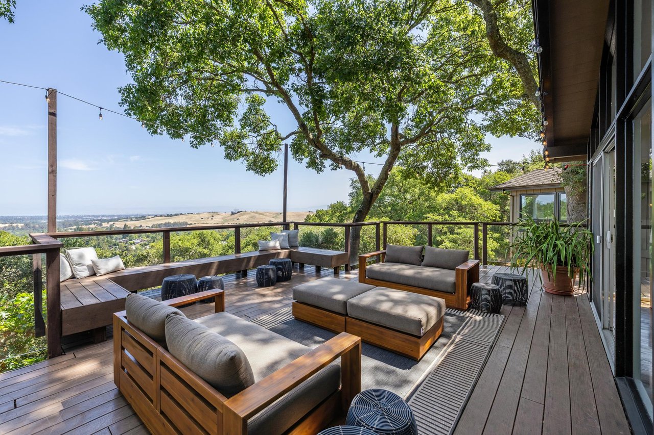 138 Bolivar LN