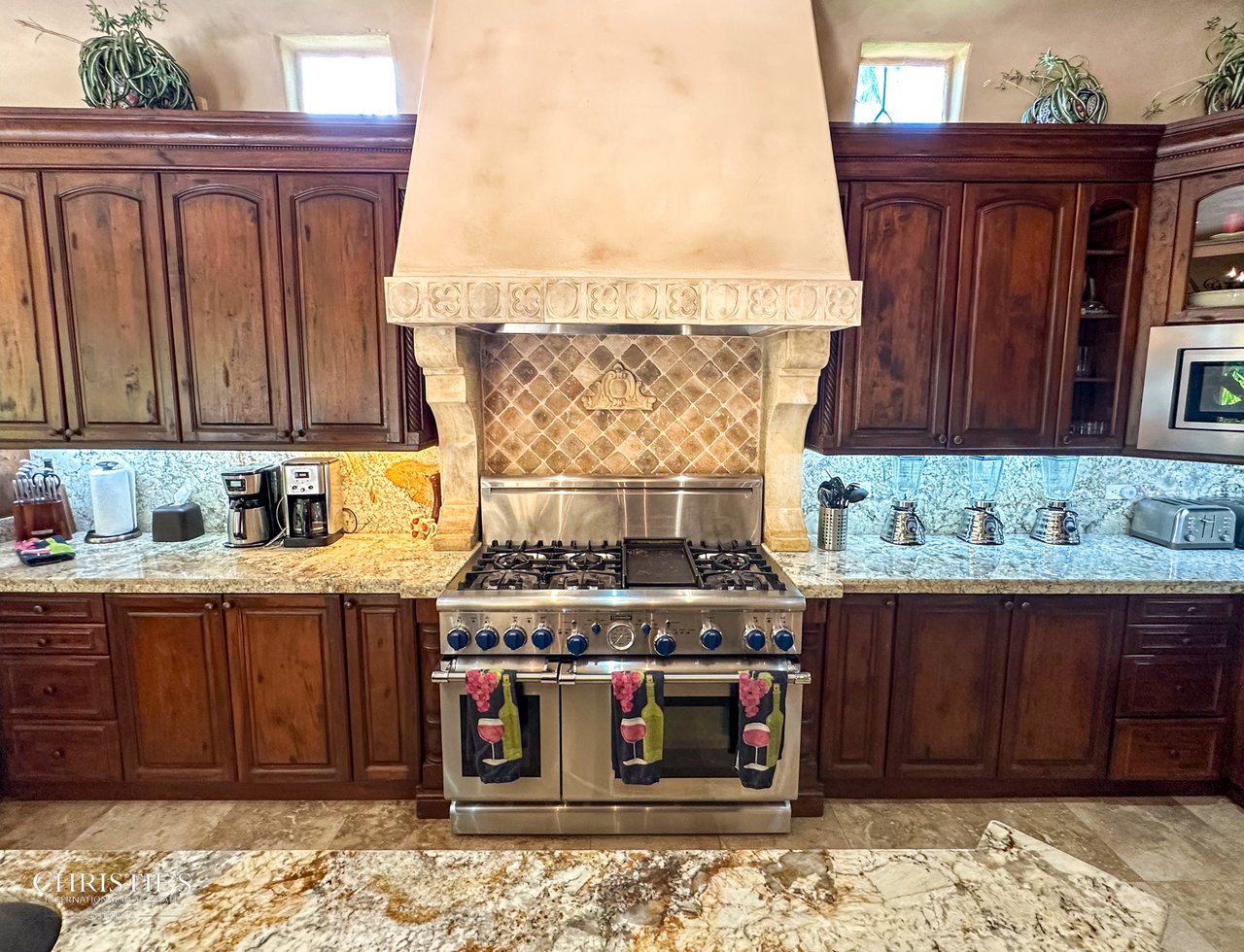 Golf-Front Tuscan-Style Estate – Villa Tuscana