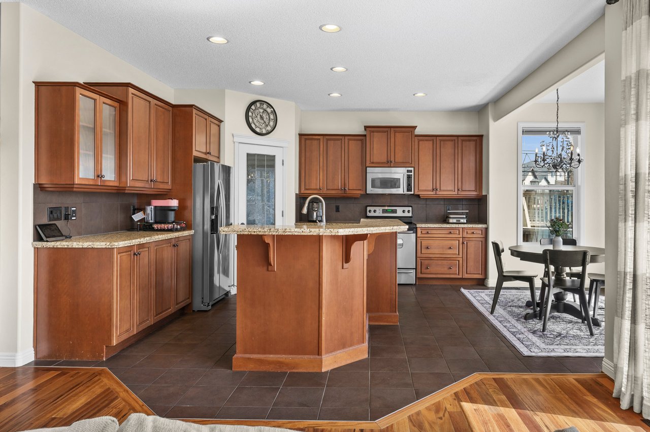 311 Royal Oak Circle NW