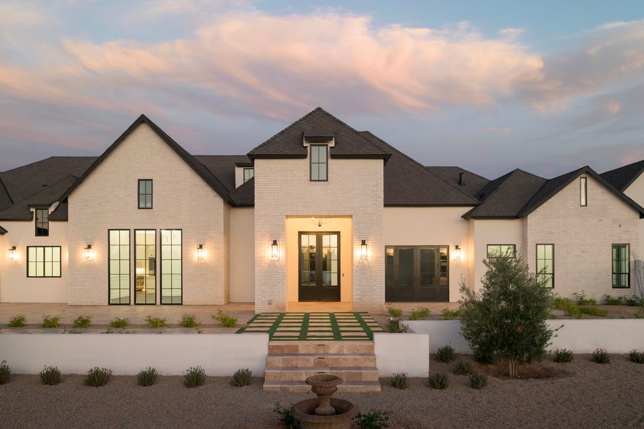 Elevating the Sale: Home Concierge Services in Arizona