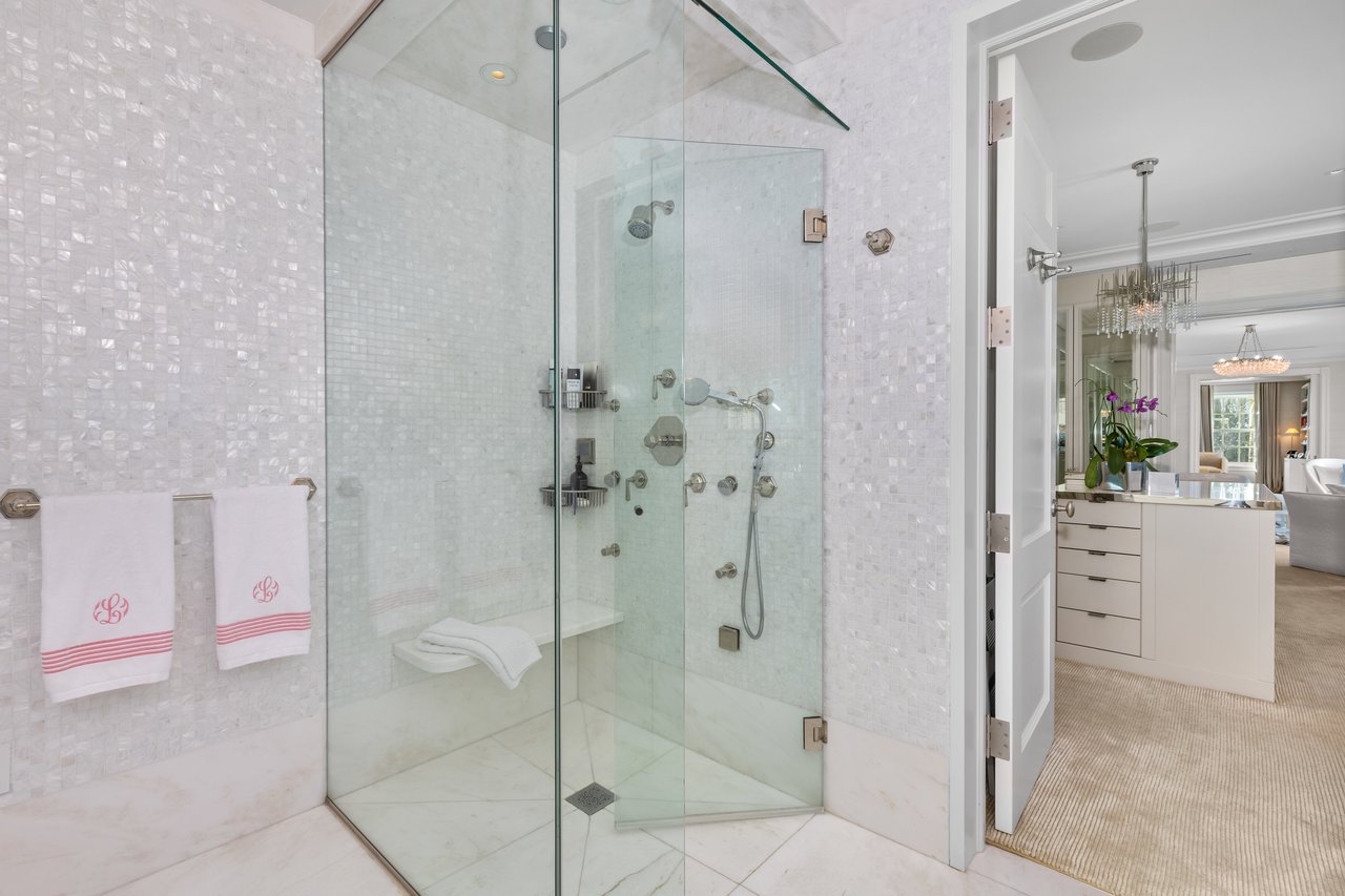 Georgian Waterfront Mansion on Everglades Island