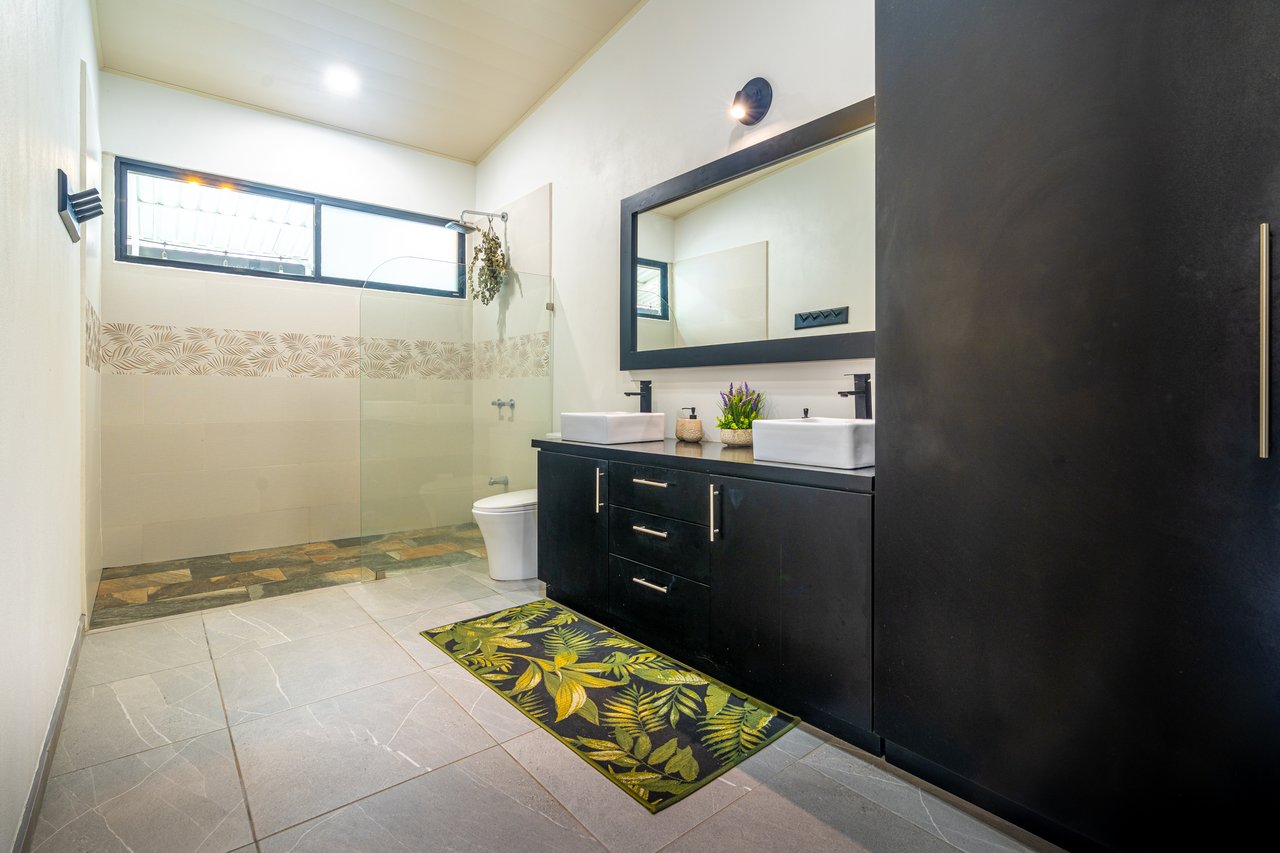 Modern 3 Bedroom Home - Walking distance to it all!