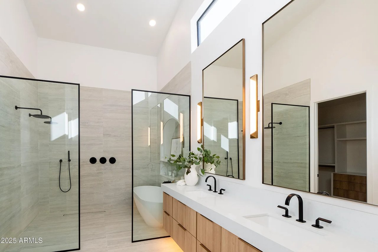 9238 E PALM TREE Drive, Scottsdale