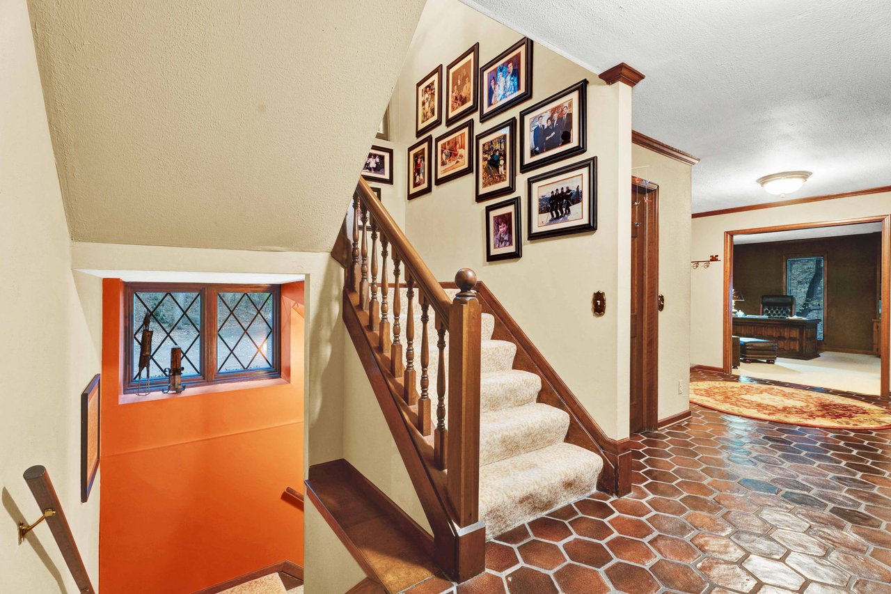 1100 Bretton Lane, Bloomfield Hills