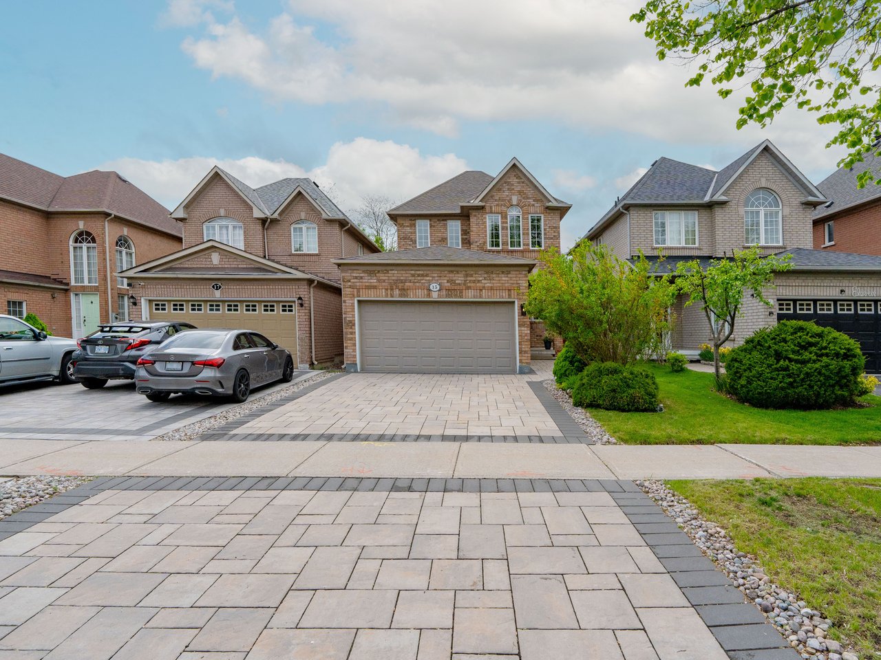 15 Rushingbrook Dr