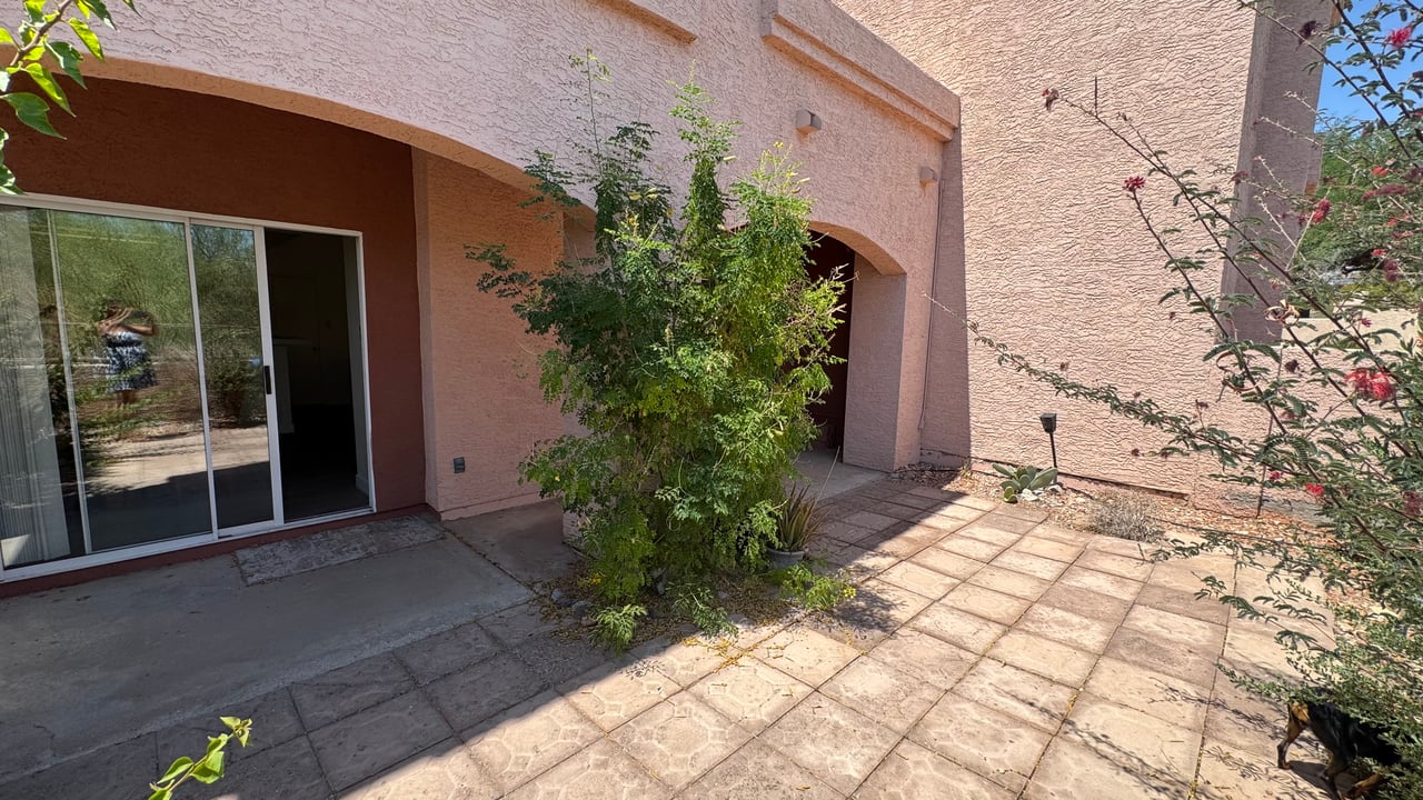 1650 Smoketree Ave S 121 (Rotary Beach/Park)