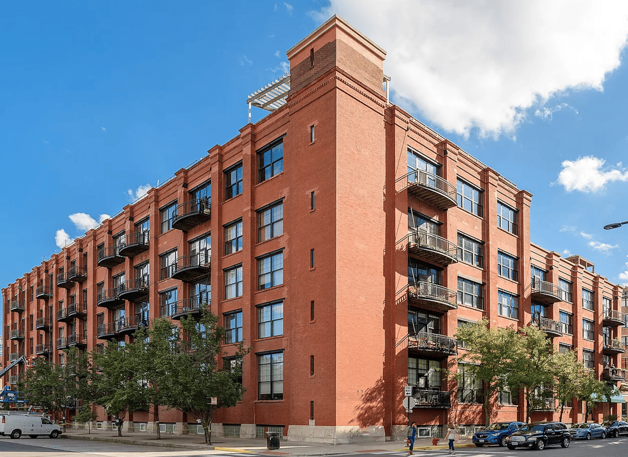 1000 W Washington