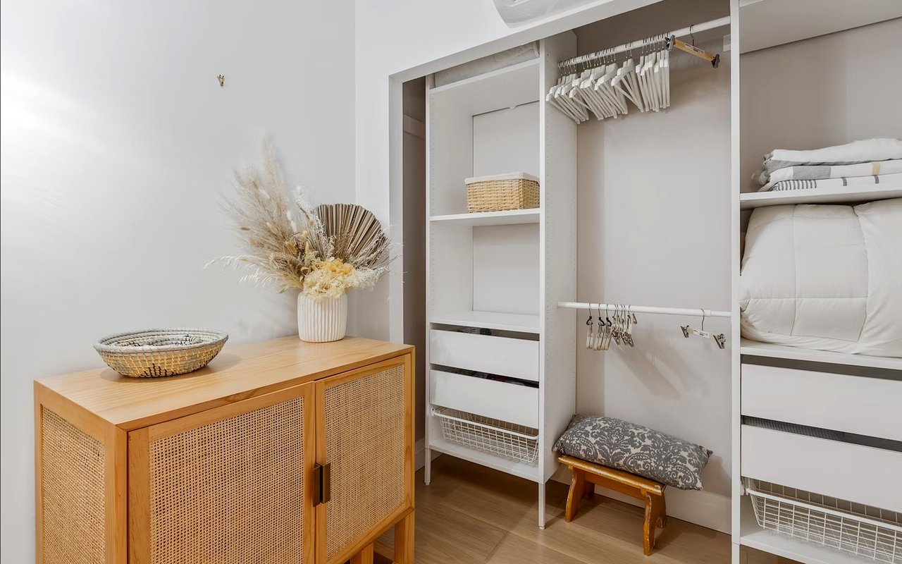 Downsizing Made Easy: How to Sell Your Home and Simplify Your Life