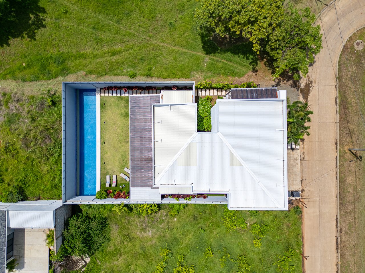 Casa Off shore | Spacious 6BR Home Steps from Tamarindo Beach & Town