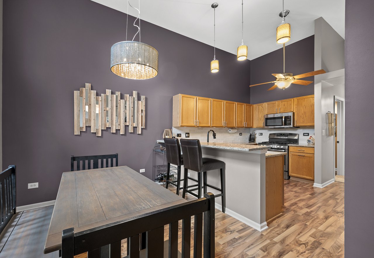 347 Gladstone Ln