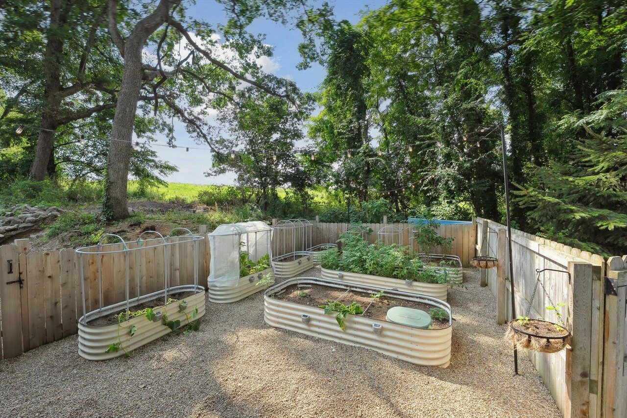 240 AQUAMARINE DRIVE