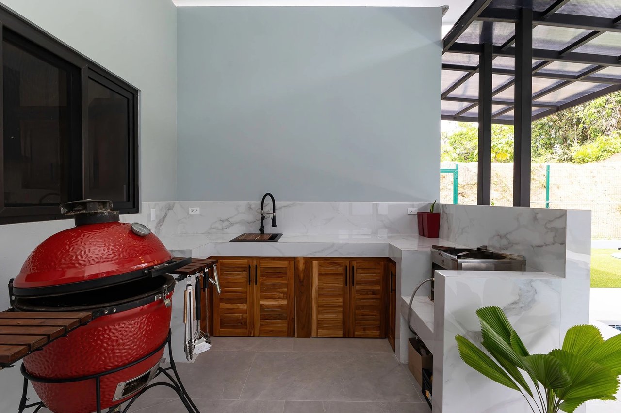3 Bedroom, Contemporary Estate home in Manuel Antonio 