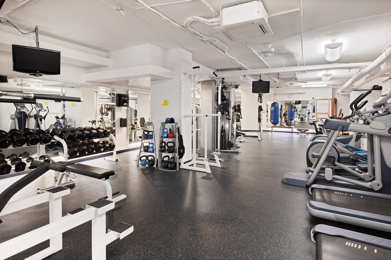 400 Central Park West, 8W