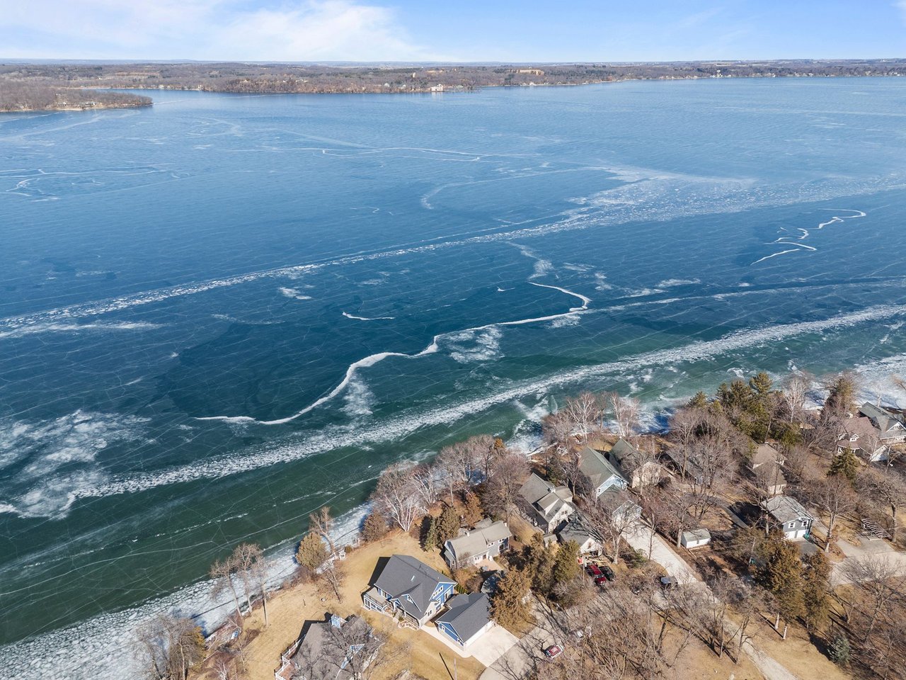 W2632 Oakwood Beach Road