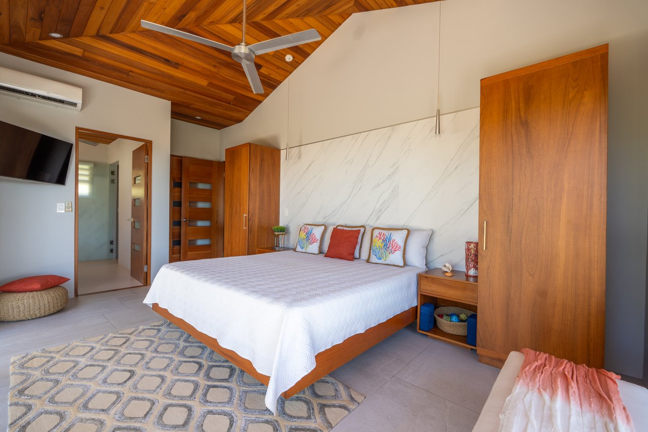 Blue Horizon – luxury ocean-view home in Ojochal, Costa Rica