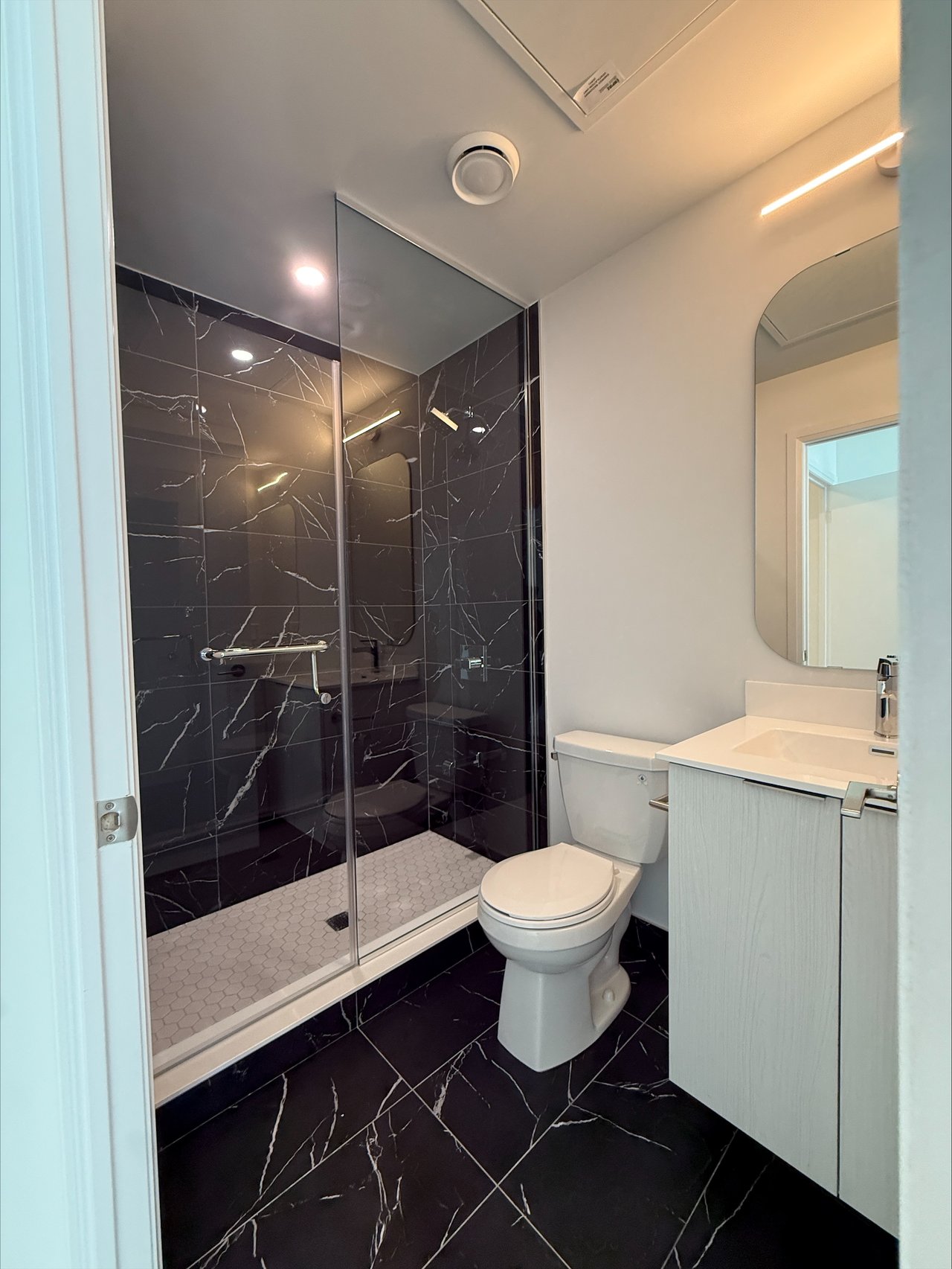 15 Richardson Street, Toronto Unit: 524