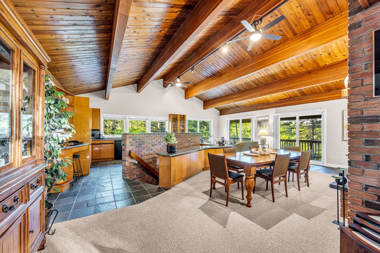 2360 8 Side Road, Burlington