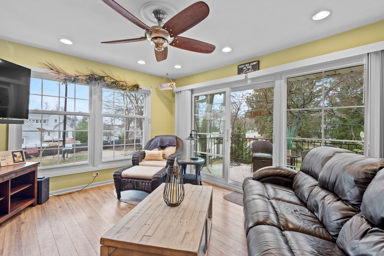 1305 W. Main St. Unit 202 Lake Geneva, WI 53147