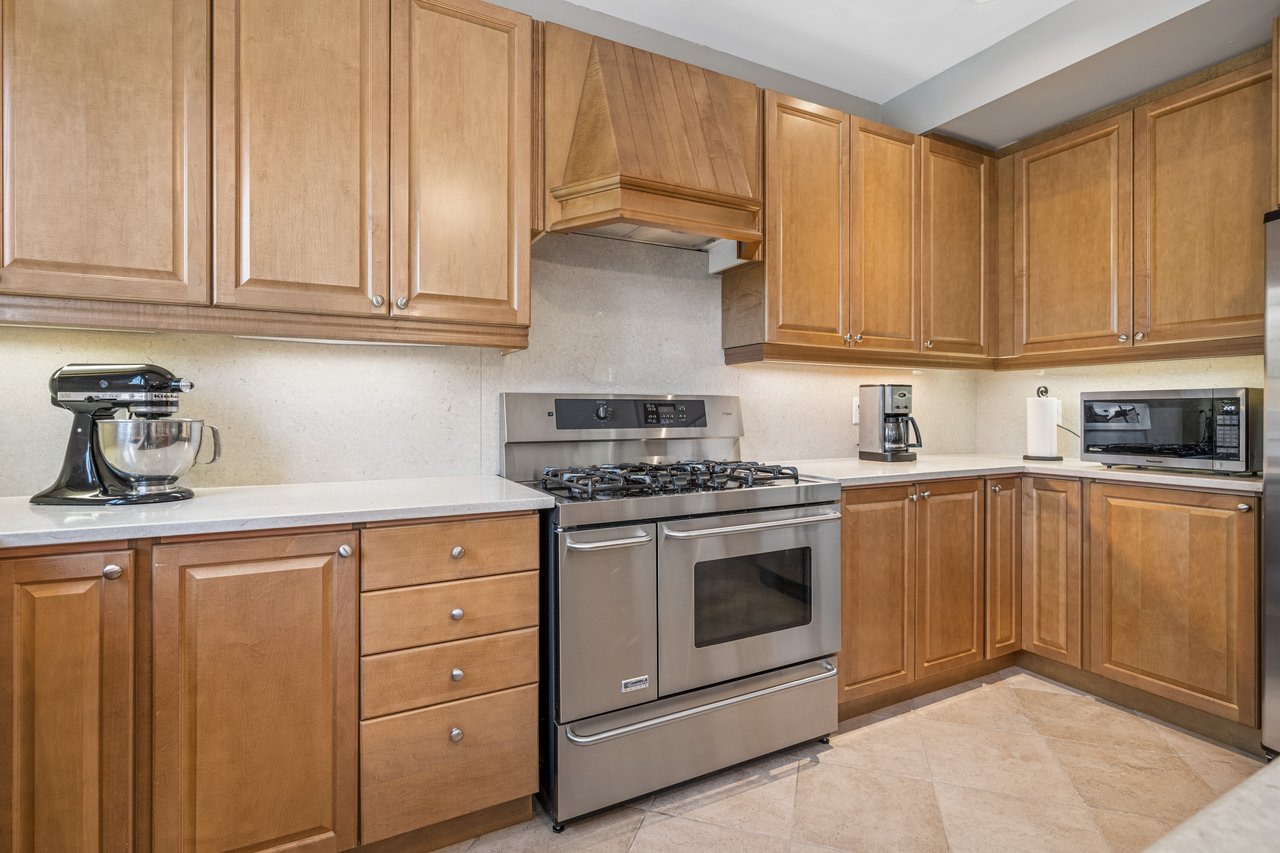 2283 Briargrove Circle, Oakville, ON