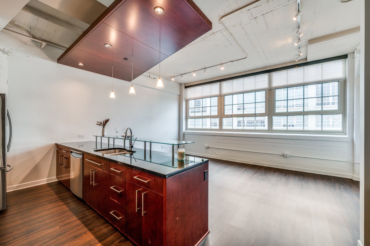 2600 W 7th Street W 2626