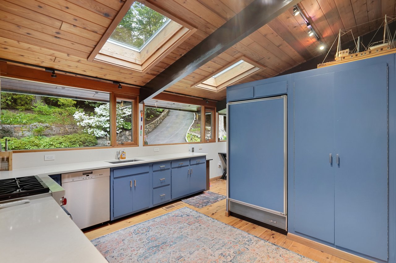 107 Middle Patent Road