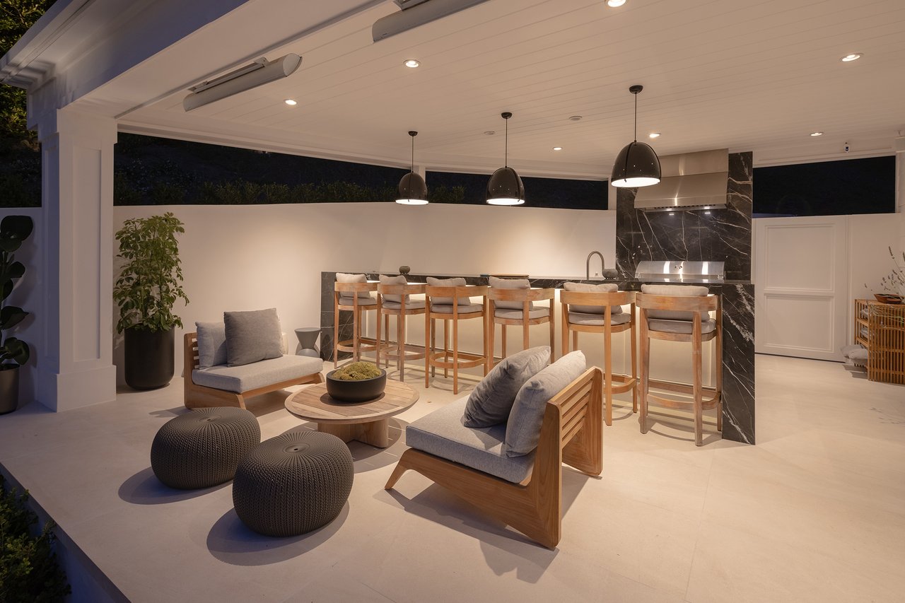 9520 Hidden Valley Rd, Beverly Hills