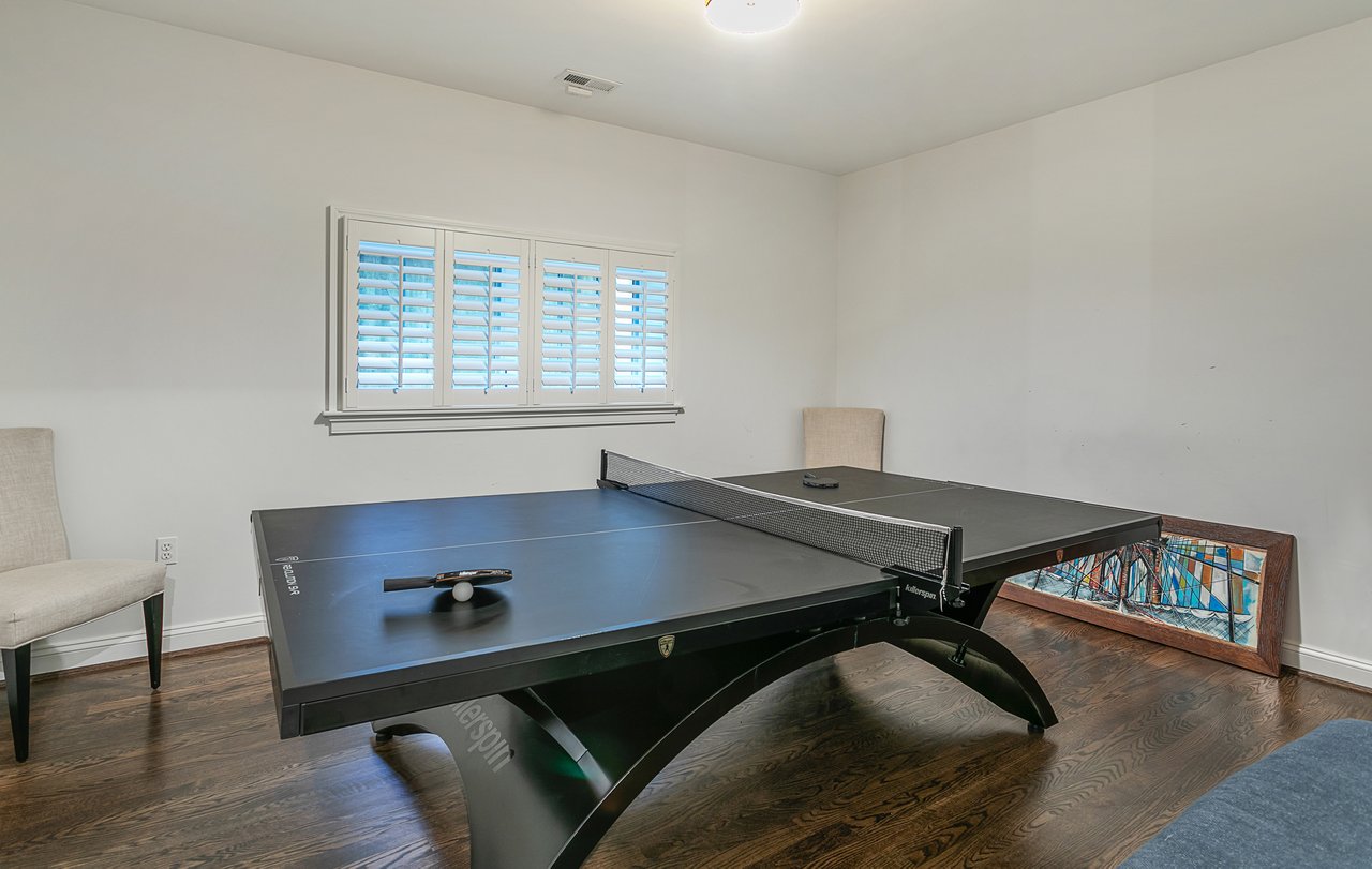 5025 Linnean Ave NW, Washington, DC 20008