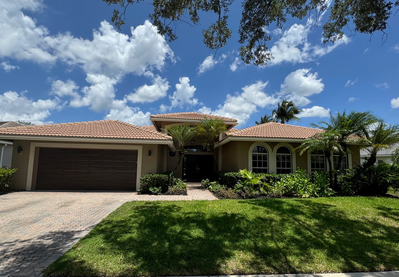3851 Oak Ridge Cir