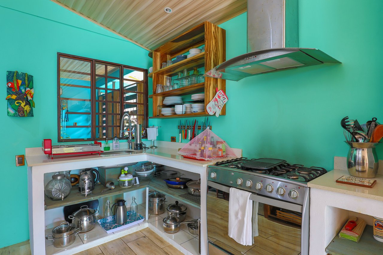 SUCCESSFUL BOUTIQUE HOTEL WITH OWNER’S HOME BY THE BEACH IN UVITA