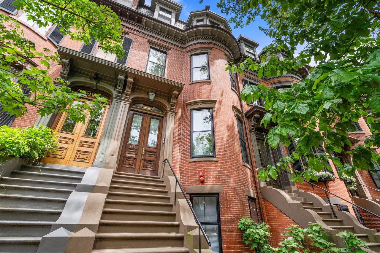189 W Brookline St