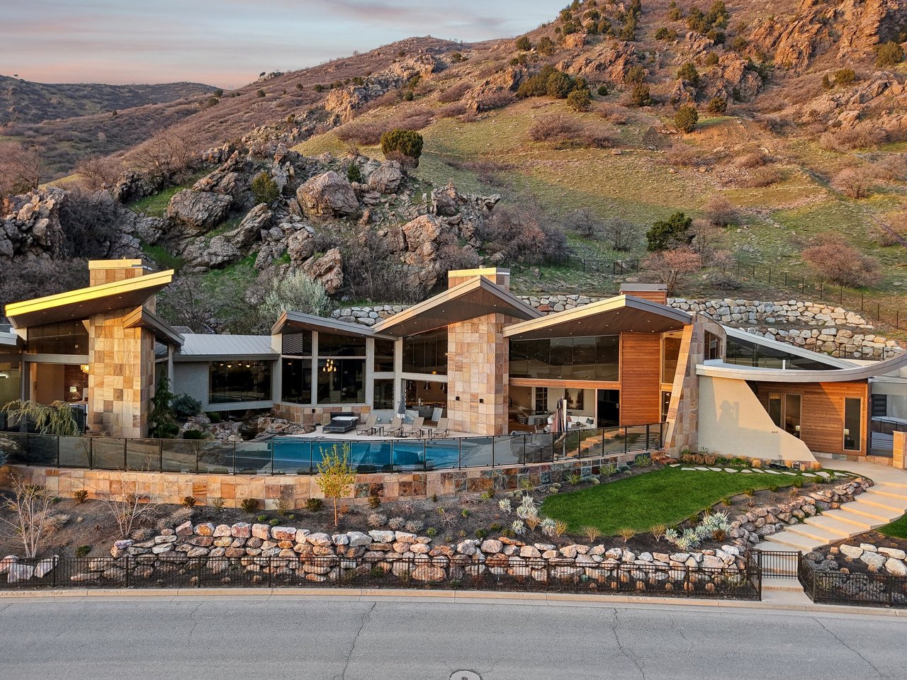 4141 E Canyon Estate Dr