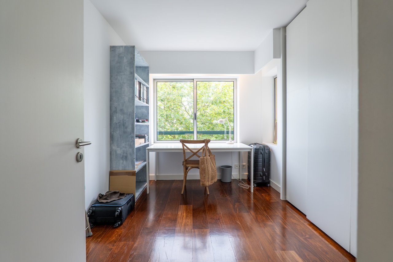 Sea View 2-Bedroom Apartment for Rent in Tranquil Foz Location