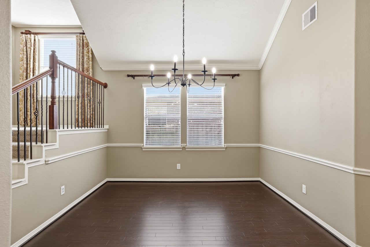 2412 Via Montesano