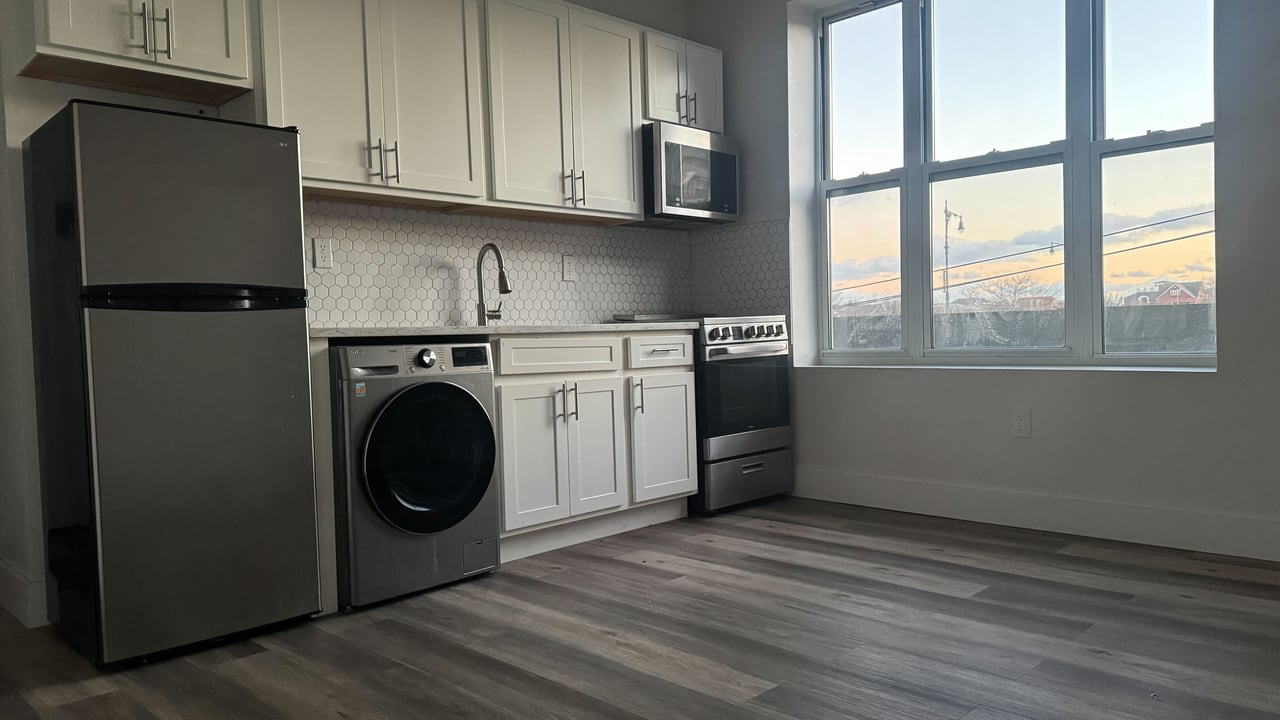 2785 East 15th Street #2F