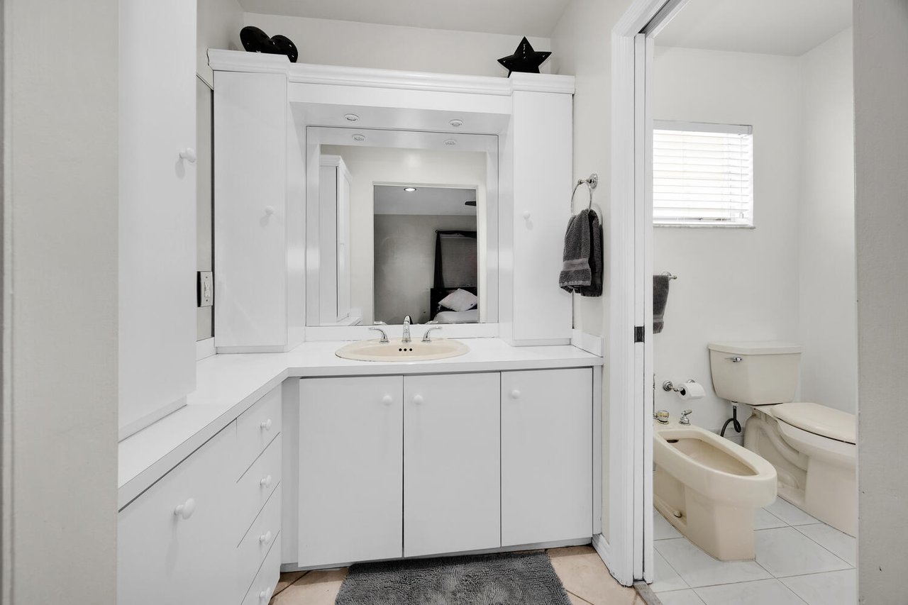 Calling All Investors - Pinecrest Duplex For Sale
